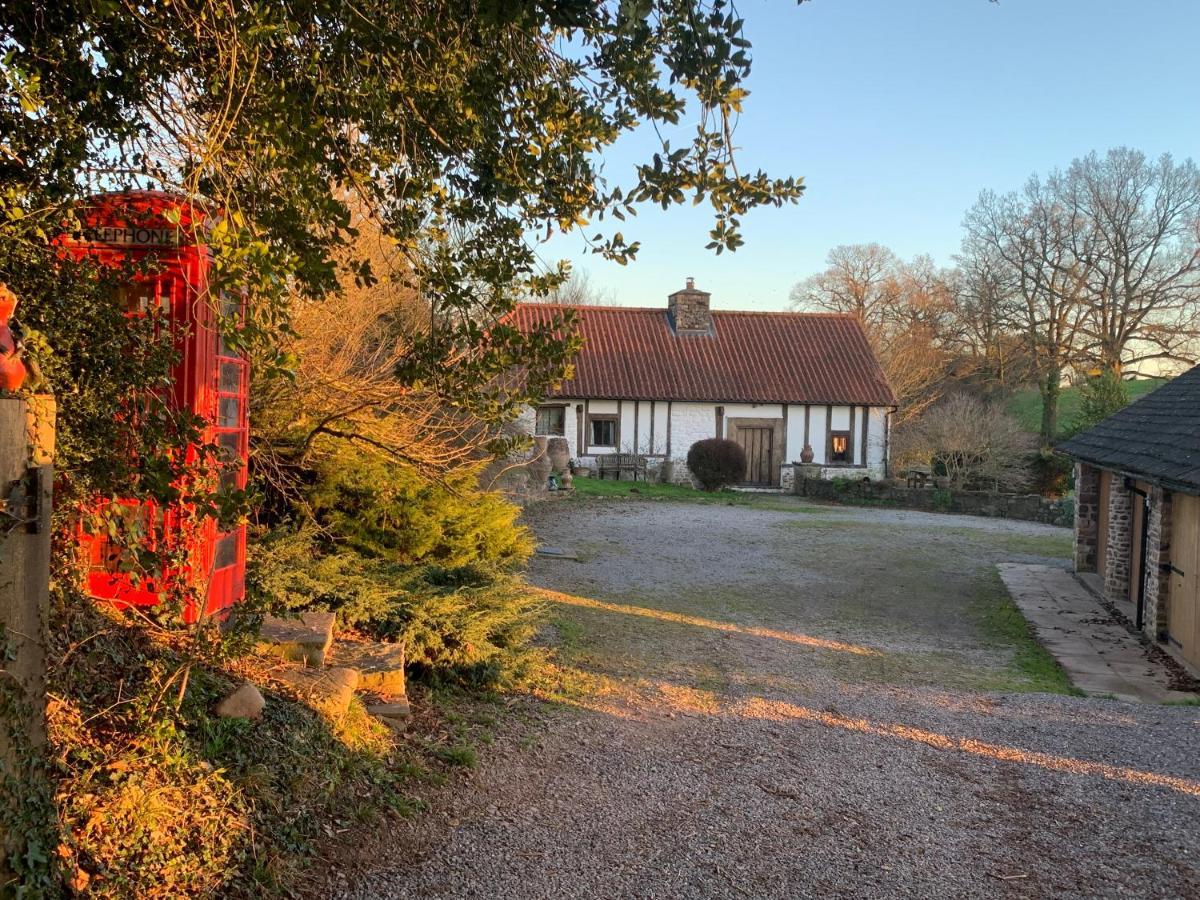 Raglan Medieval Cottage In Rural Monmouthshire. מראה חיצוני תמונה