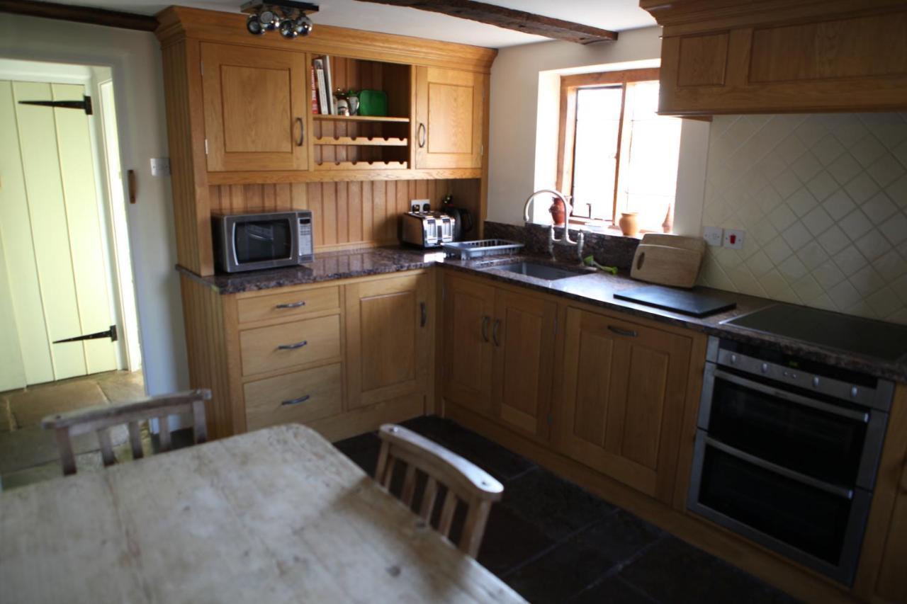 Raglan Medieval Cottage In Rural Monmouthshire. מראה חיצוני תמונה